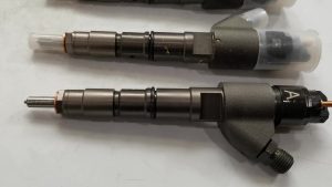 Pico inyector de combustible para VOLVO N° 0445120067 - 20798683